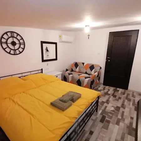 Robi Loft Apartament טארנאו