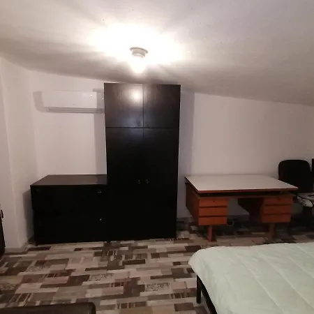 בית הארחה Robi Loft Apartament *